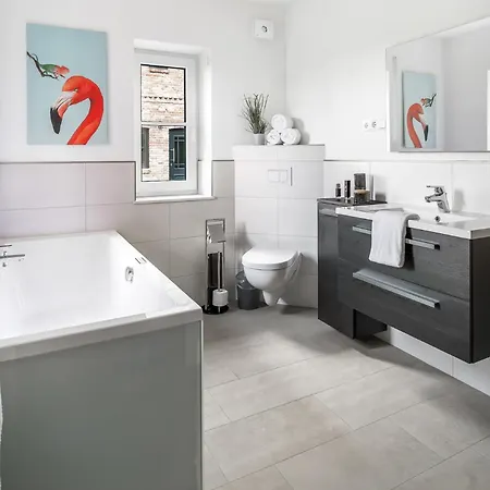 Flamingo Bay Apartment